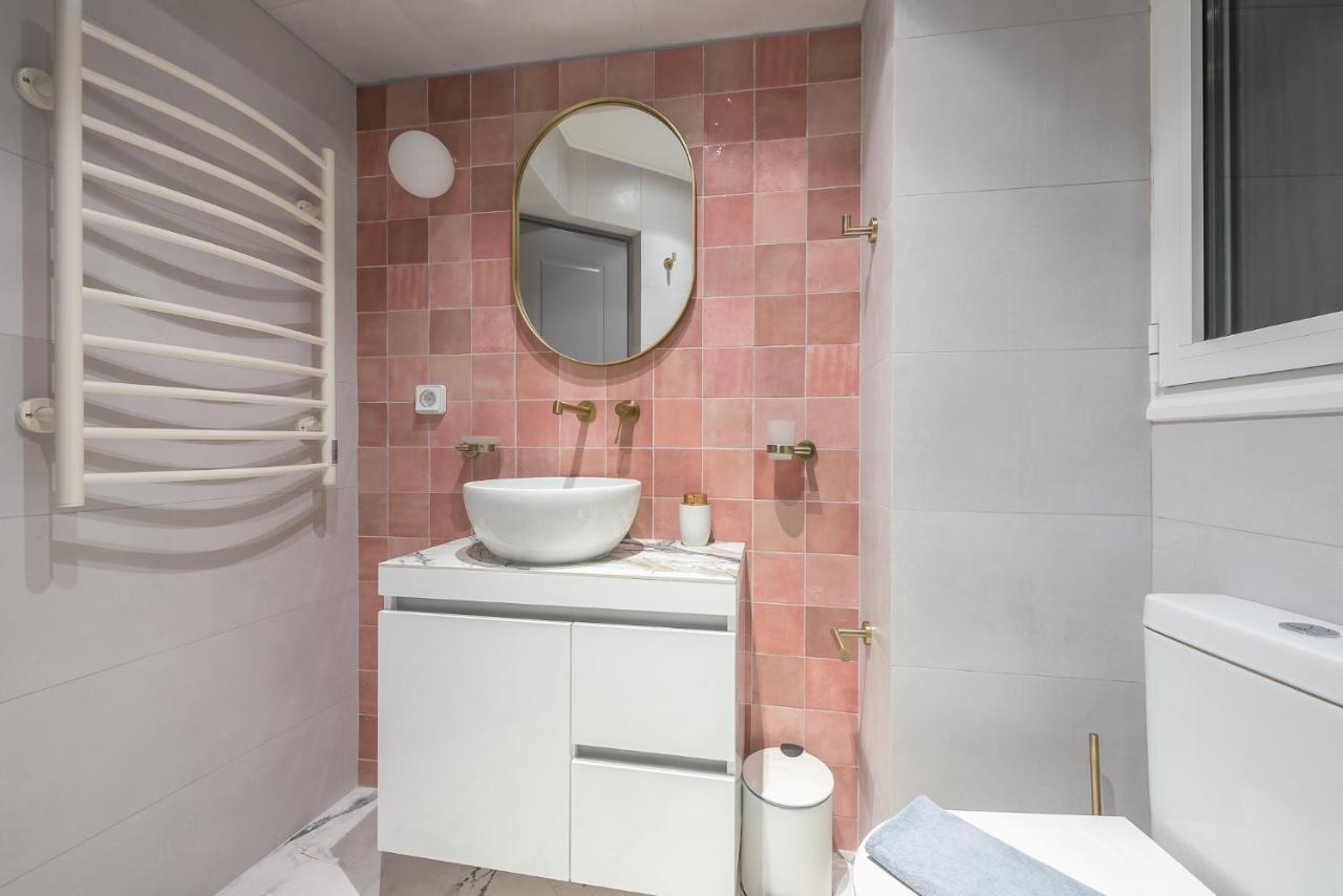 The Courtyard Oasis Apartment เอเธนส์ ภายนอก รูปภาพ
