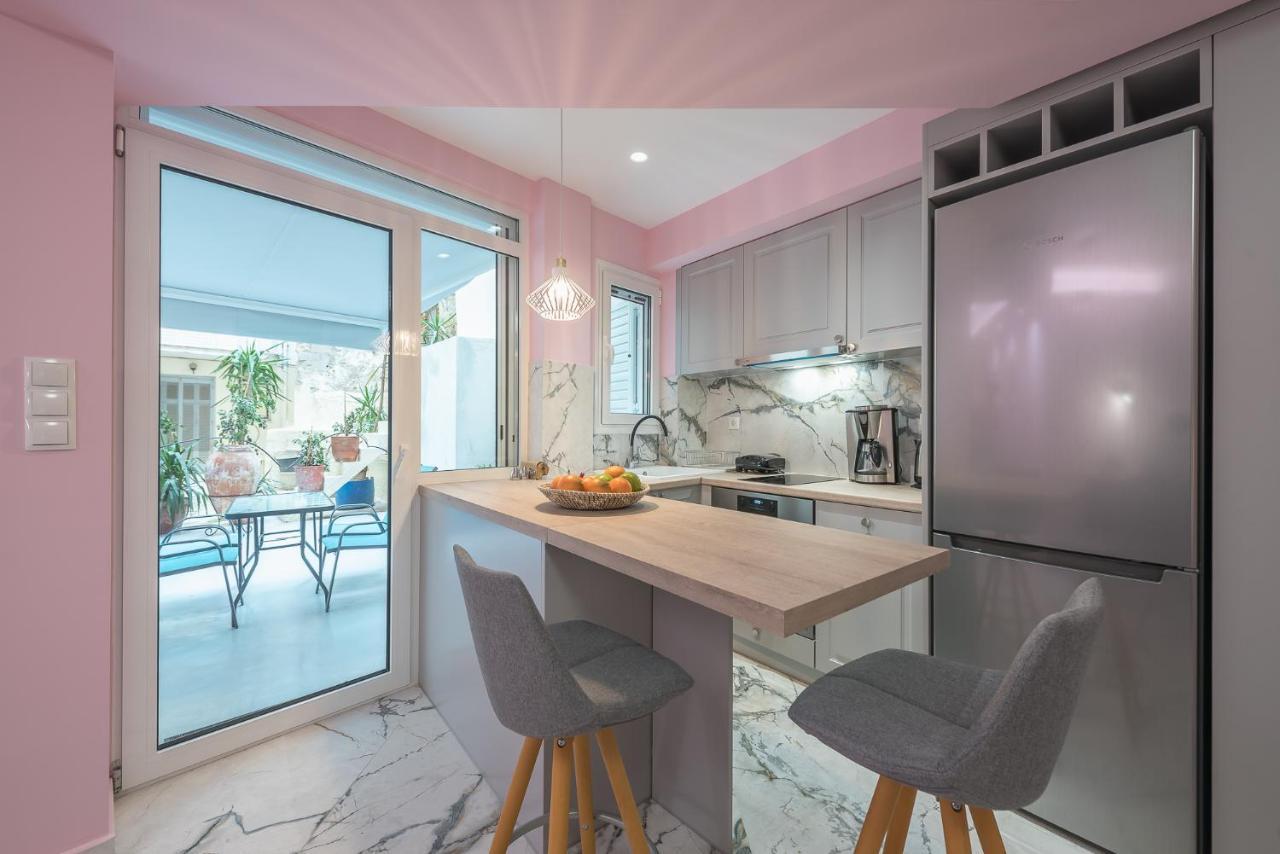 The Courtyard Oasis Apartment เอเธนส์ ภายนอก รูปภาพ