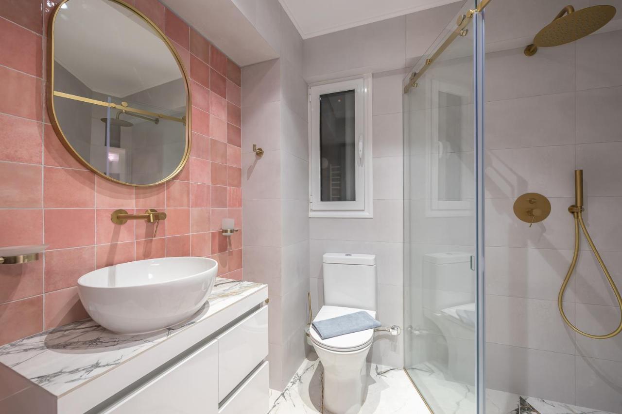 The Courtyard Oasis Apartment เอเธนส์ ภายนอก รูปภาพ