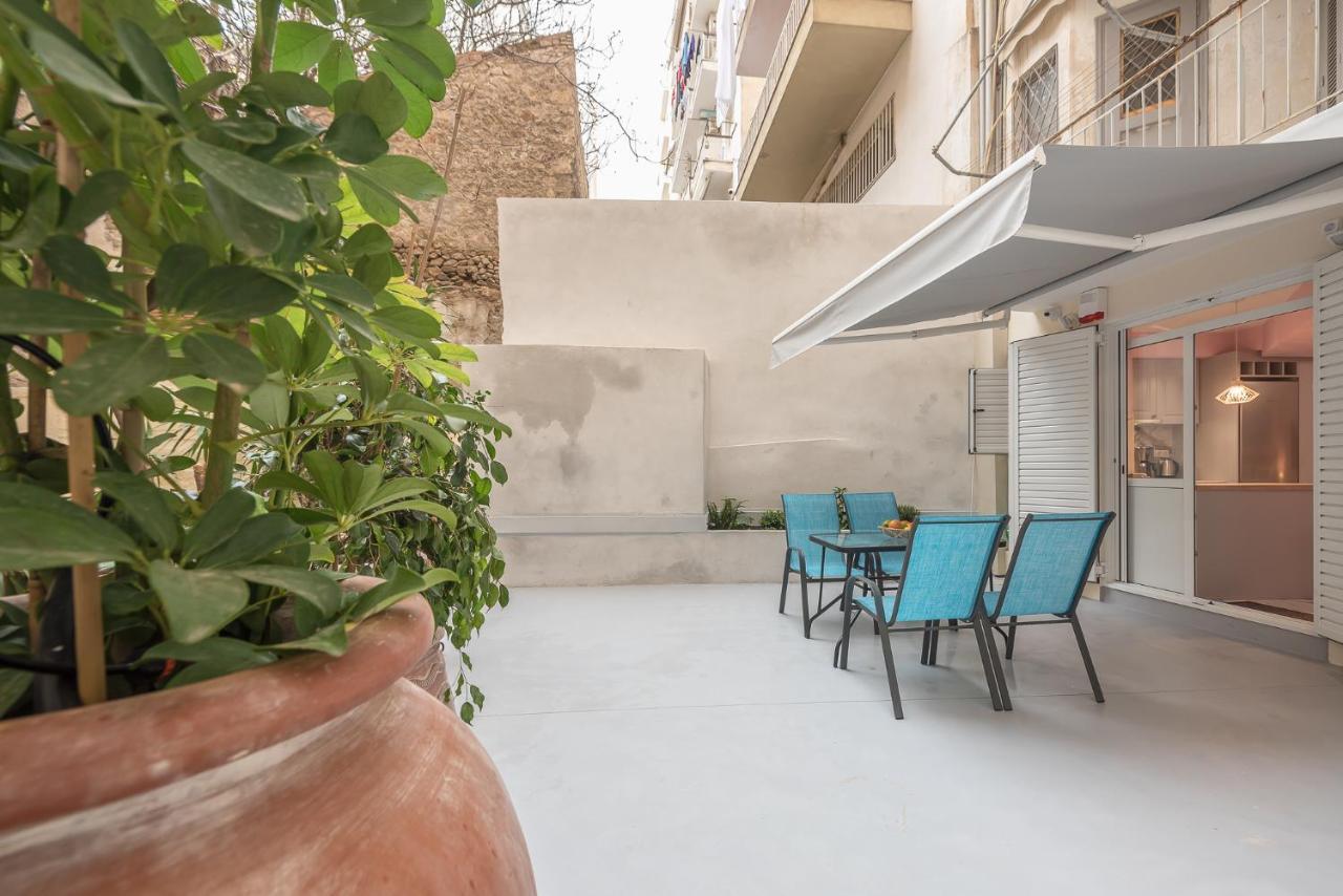 The Courtyard Oasis Apartment เอเธนส์ ภายนอก รูปภาพ