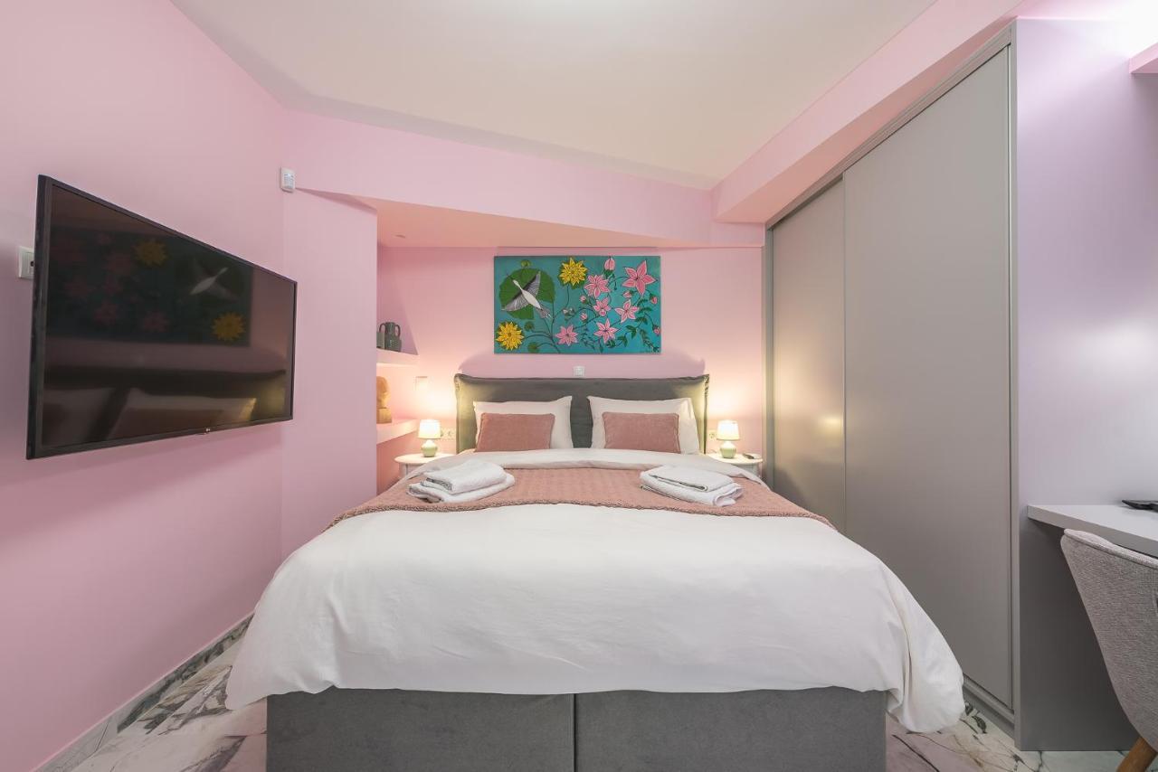 The Courtyard Oasis Apartment เอเธนส์ ภายนอก รูปภาพ