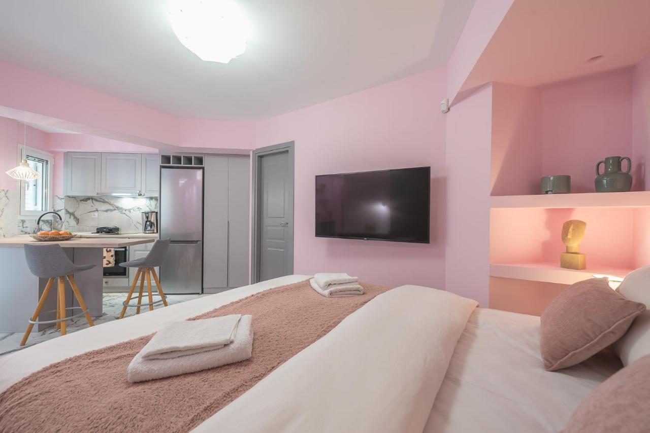 The Courtyard Oasis Apartment เอเธนส์ ภายนอก รูปภาพ