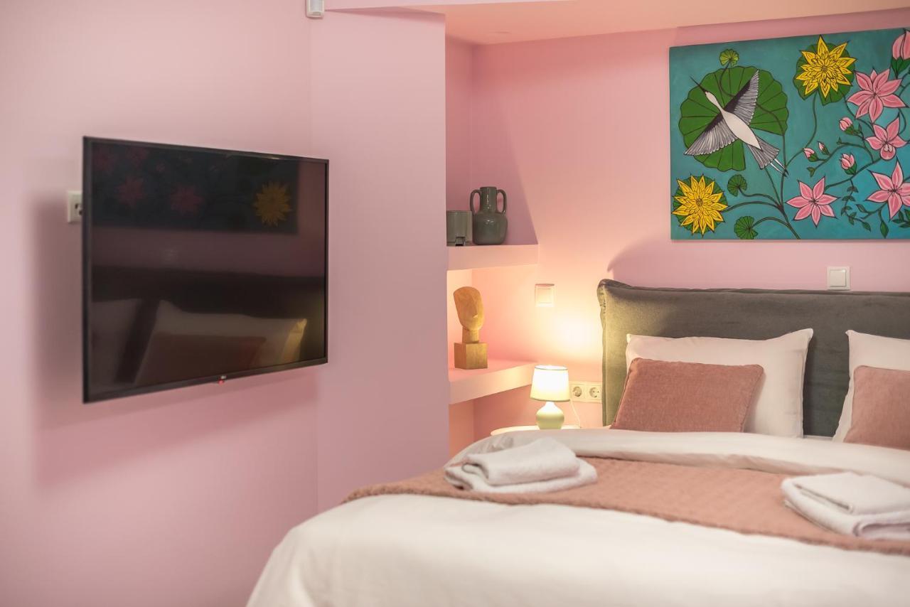 The Courtyard Oasis Apartment เอเธนส์ ภายนอก รูปภาพ
