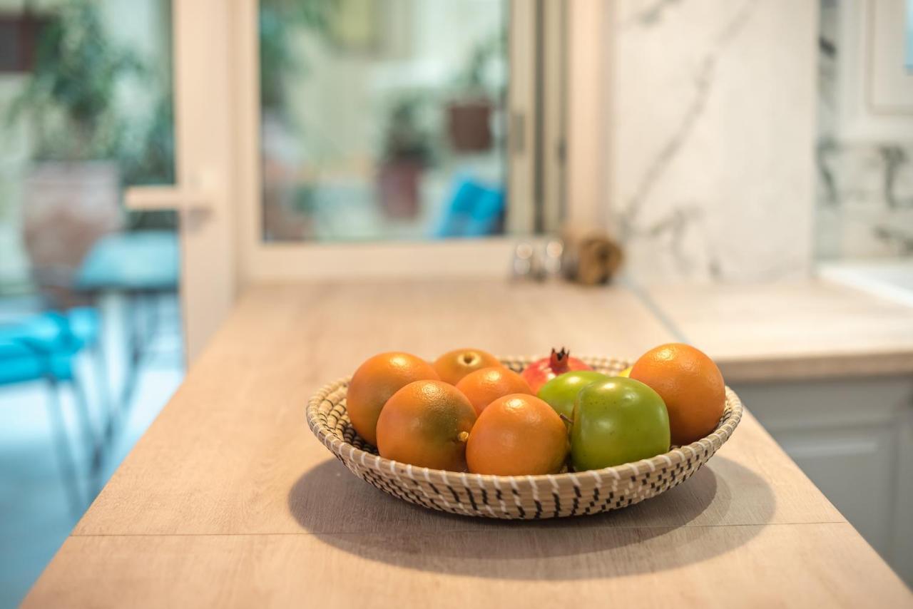 The Courtyard Oasis Apartment เอเธนส์ ภายนอก รูปภาพ