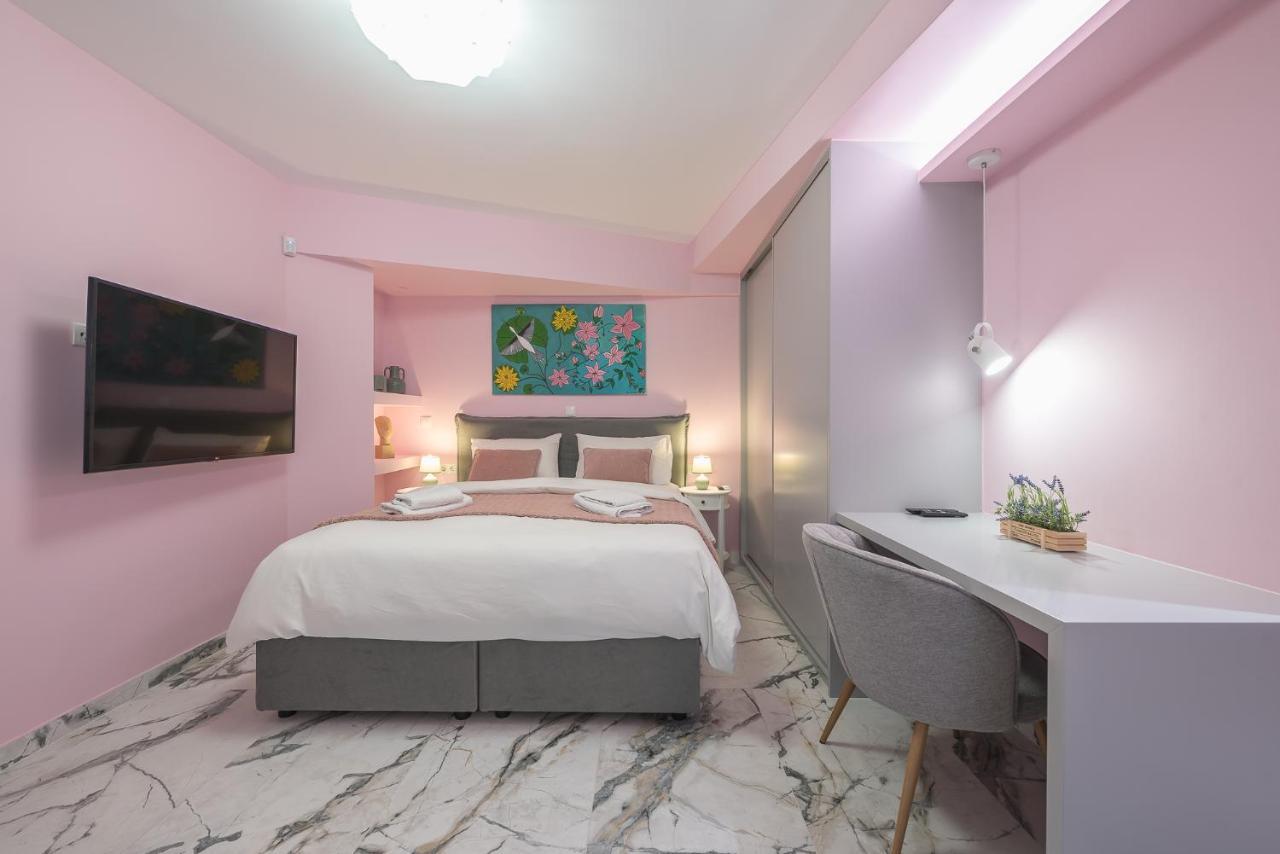 The Courtyard Oasis Apartment เอเธนส์ ภายนอก รูปภาพ